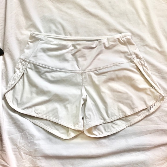 SOLD ❤️Lululemon Athletica Crocheted Running Short - Picture 5 of 7